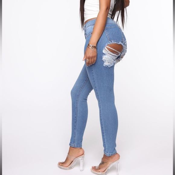 Booty Ripped Jeans - Picture 2 of 4